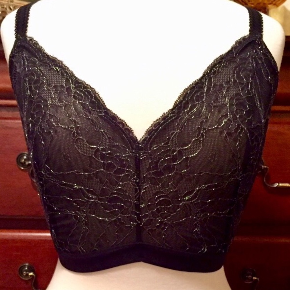 🆕Torrid 4X Black and Silver Lace Bralette